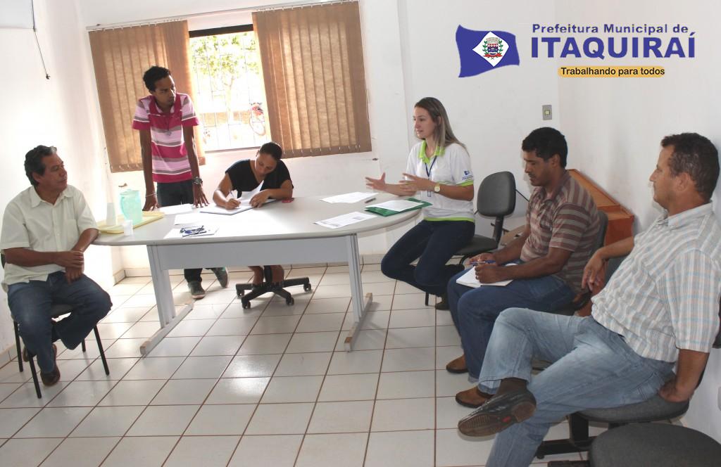 Viviane angelina apresenta metas 2015 em reunião do conselho de meio ambiente de itaquiraí 1024x664