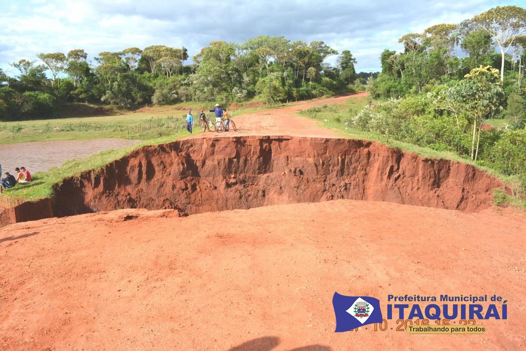 Zeladoria prepara sistema de drenagem para a época de chuvas