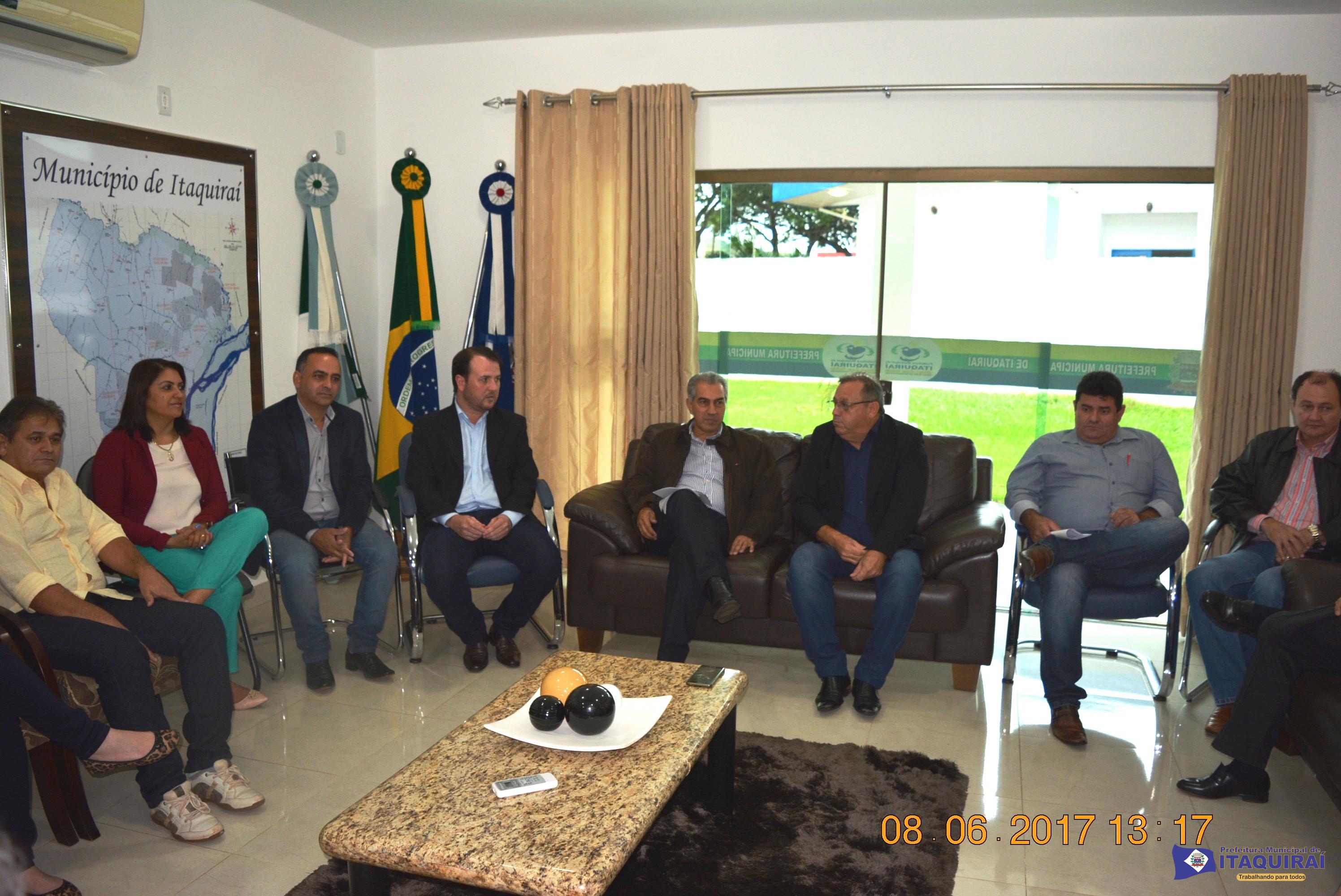 Itaquiraí recebeu R$ 6,8 milhões em obras entregues pelo governador Reinaldo e prefeito Ricardo