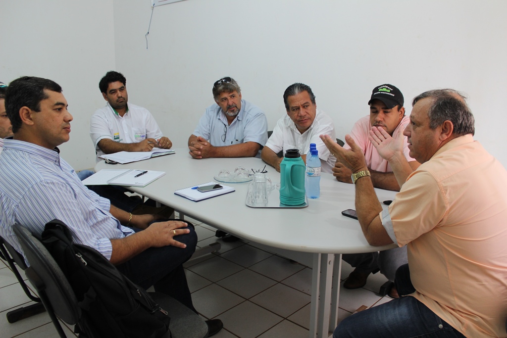 Lideranças de Sorriso (MT), buscam em Itaquiraí exemplo do projeto Gereleite