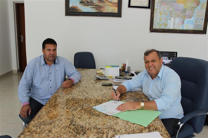 Prefeito de Itaquiraí anuncia pagamento do 13º Salário