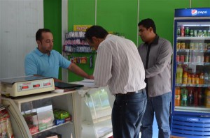 SEBRAE VISITA COMERCIOS DE ITAQUIRAÍ