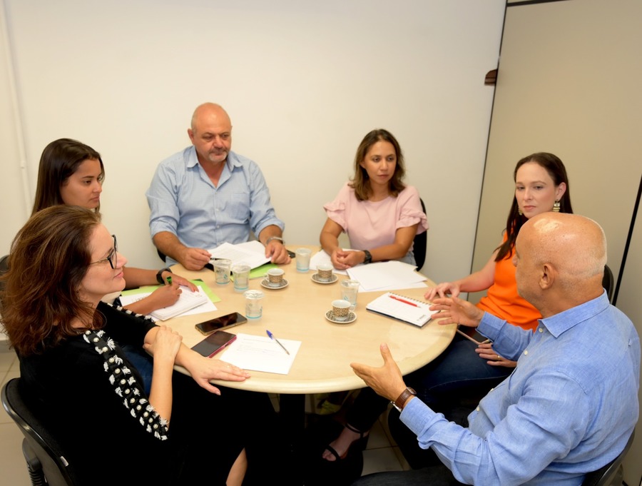 Itaquiraí firma convênio para regulação de resíduos sólidos