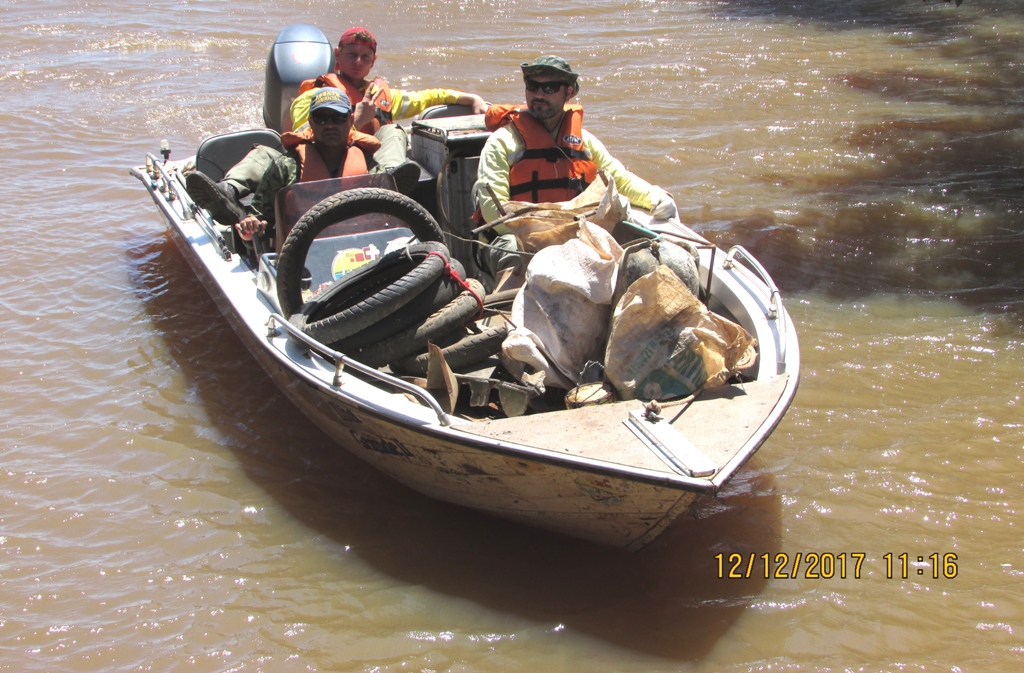 III Rio Mais Limpo de Itaquiraí recolheu mais de uma tonelada de lixo às margens do rio Paraná