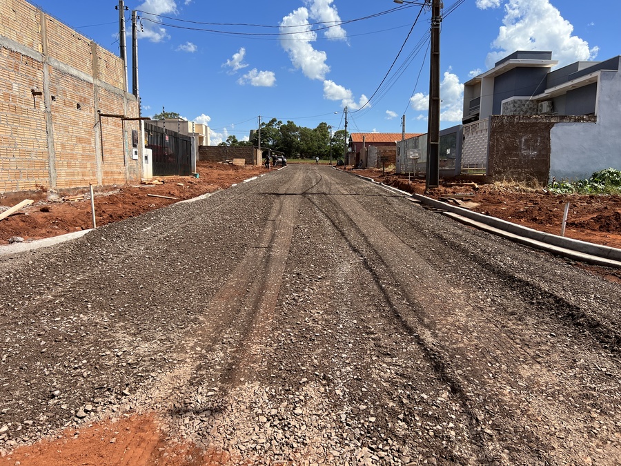 Obras avançam e Jardim Ipanema deve ser pavimentado em poucos dias