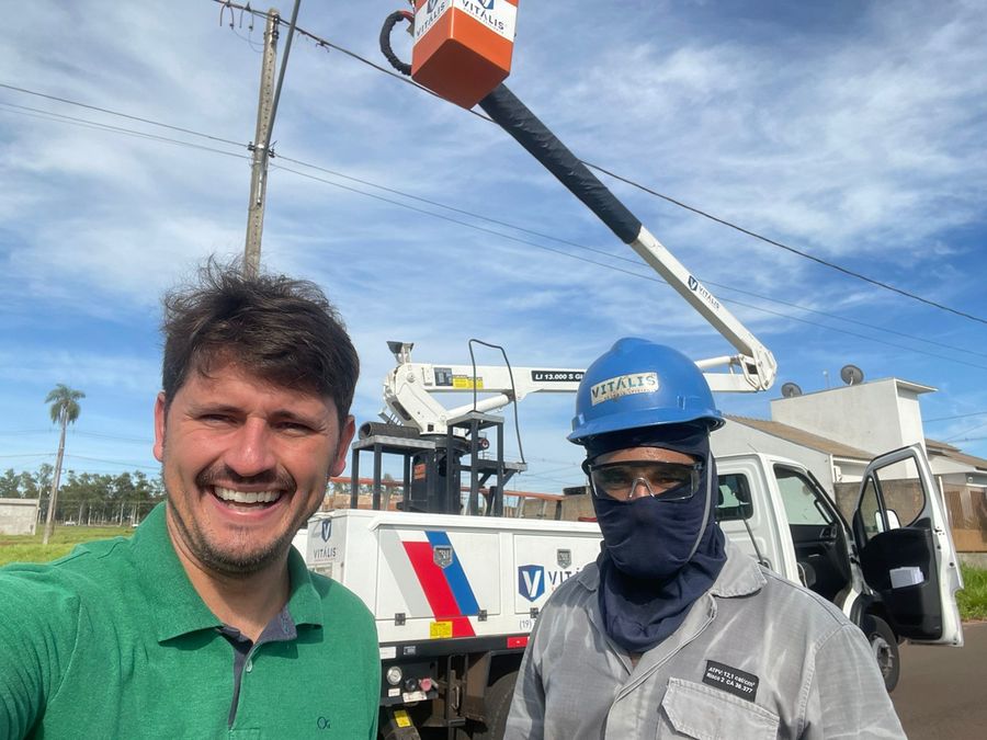 Prefeitura avança com a modernização no sistema de iluminação pública e mais dezoito ruas recebem luminárias de led