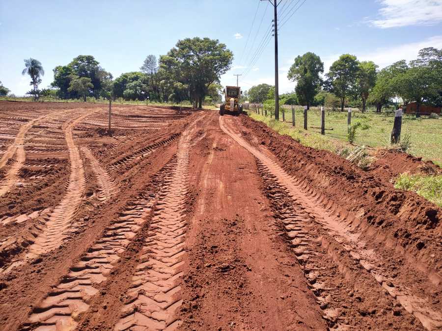 Obras trabalha diariamente na recuperação de estradas rurais