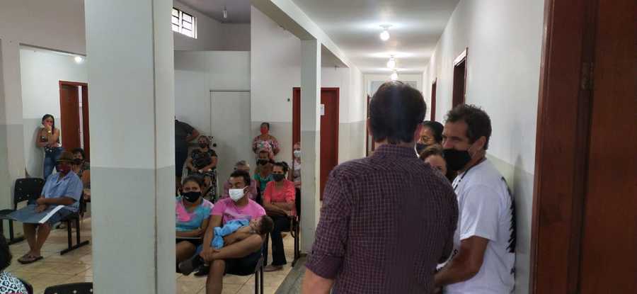 Em visita surpresa, prefeito Thalles verifica atendimento da UBS Lúcia Maria Coelho