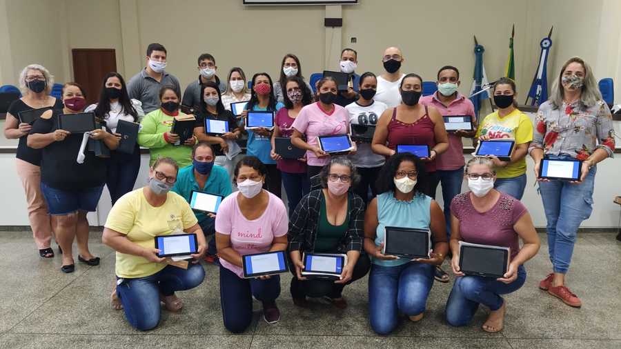 𝗦𝗲𝗰𝗿𝗲𝘁𝗮𝗿𝗶𝗮 𝗠𝘂𝗻𝗶𝗰𝗶𝗽𝗮𝗹 𝗱𝗲 𝗦𝗮ú𝗱𝗲 𝗿𝗲𝗮𝗹𝗶𝘇𝗮 𝗰𝗮𝗽𝗮𝗰𝗶𝘁𝗮çã𝗼 𝗲 𝗲𝗻𝘁𝗿𝗲𝗴𝗮 𝗱𝗲 𝘁𝗮𝗯𝗹𝗲𝘁𝘀 𝗽𝗮𝗿𝗮 𝗼𝘀 𝗔𝗖𝗦 - 𝗔𝗴𝗲𝗻𝘁𝗲𝘀 𝗖𝗼𝗺𝘂𝗻𝗶𝘁á𝗿𝗶𝗼𝘀 𝗱𝗲 𝗦𝗮ú𝗱𝗲