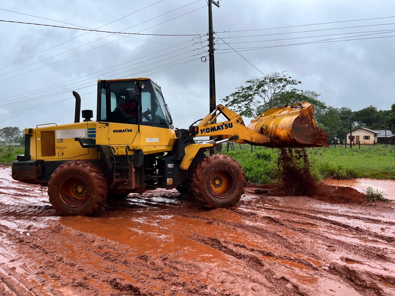 Chuvas danificam estradas vicinais e Prefeitura adota cronograma emergencial