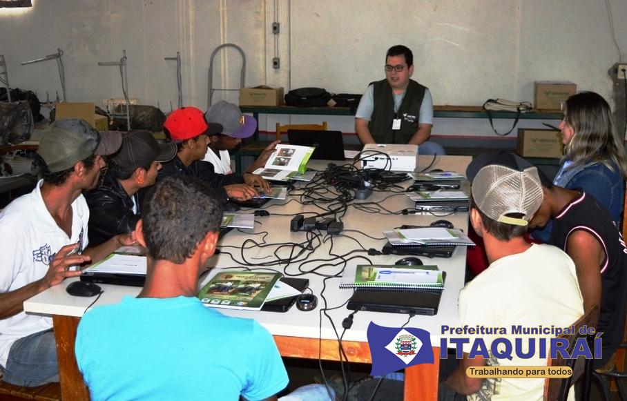 Curso de Informática contempla jovens de Itaquiraí em ação social da Prefeitura, Creas, Senar e Sindicato Patronal