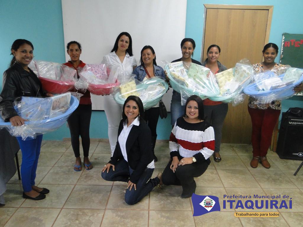 Prefeitura de Itaquiraí entrega kits para gestantes