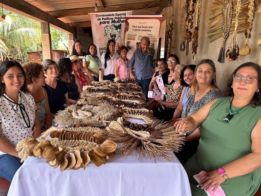 Prefeitura de Itaquiraí realiza oficina de designer da fibra de bananeira e taboa