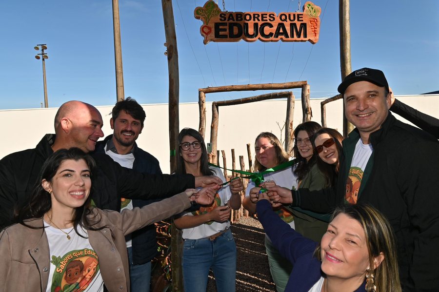 CEI Sítio do Pica-Pau Amarelo inaugura horta do projeto Sabores que Educam