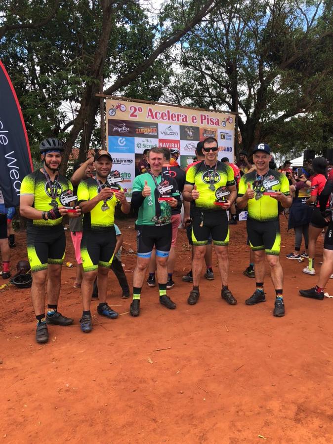 Ciclistas itaquiraienses conquistam medalhas na competição “Acelera e Pisa”