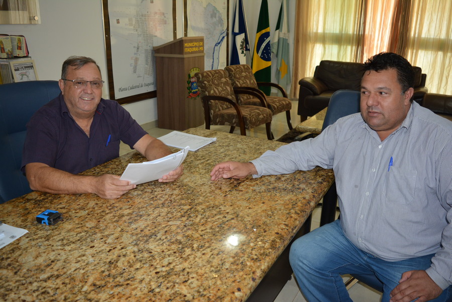 Prefeito Ricardo paga amanhã, dia 25, a metade do 13º salário dos servidores municipais