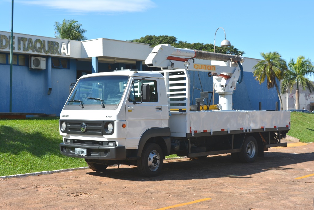 Com dinheiro da COSIP Governo de Itaquiraí compra caminhão para a manutenção da iluminação pública