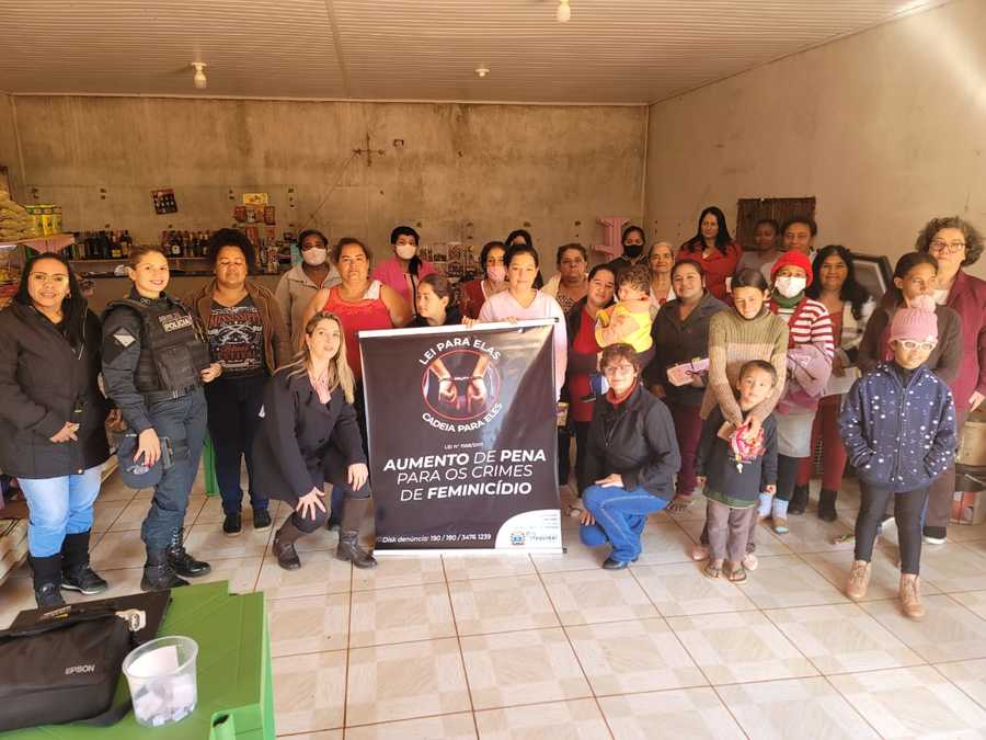 Campanha de combate ao feminicídio leva orientações as mulheres itaquiraienses