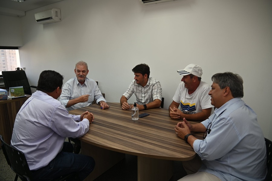 Prefeito Thalles, vice Dr. Bruno e vereadores pleiteiam recursos para reforma dos Postos de Saúde do P.A. Santa Rosa e MST