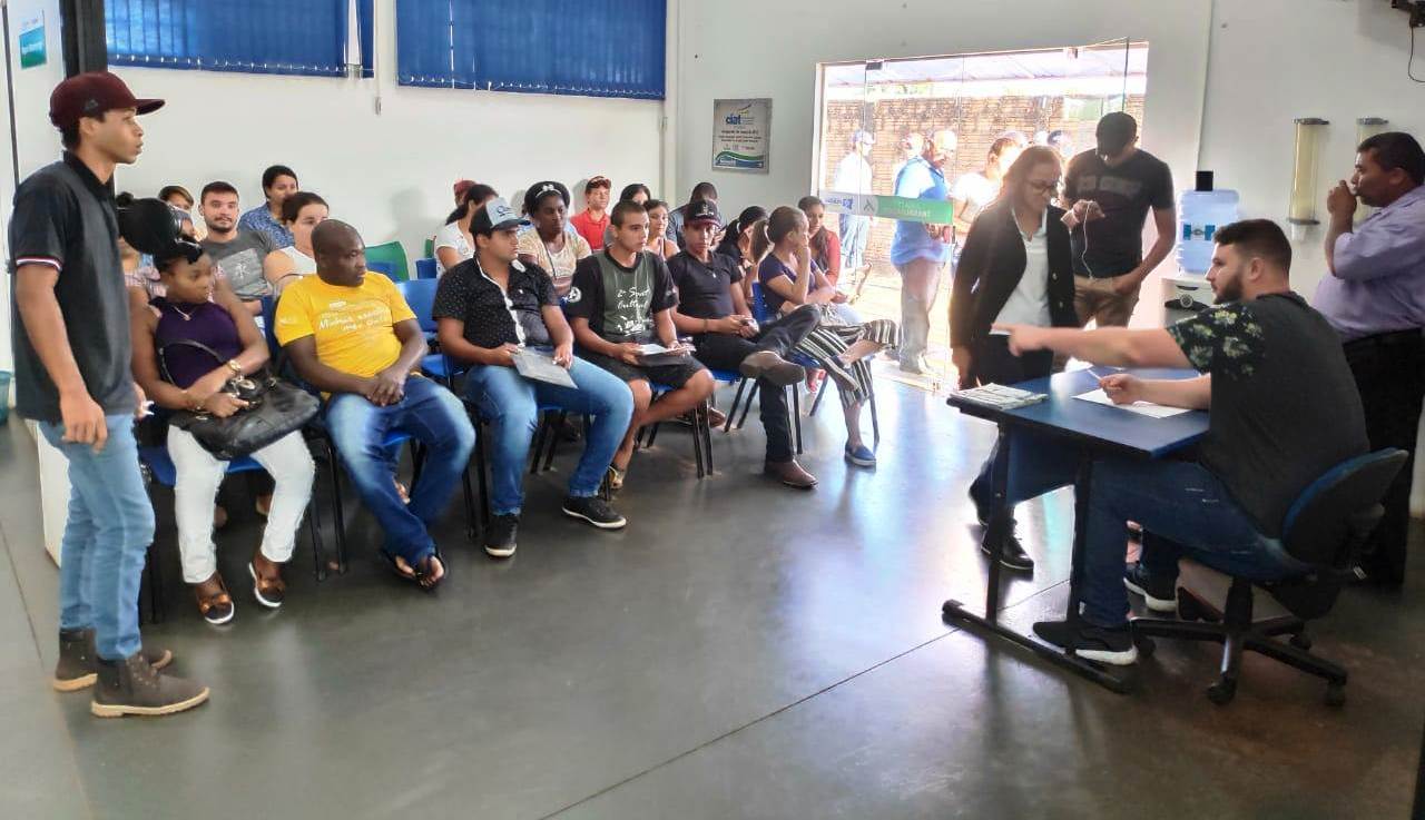 Casa do Trabalhador da Prefeitura de Itaquiraí cadastra centenas de pessoas para empregos