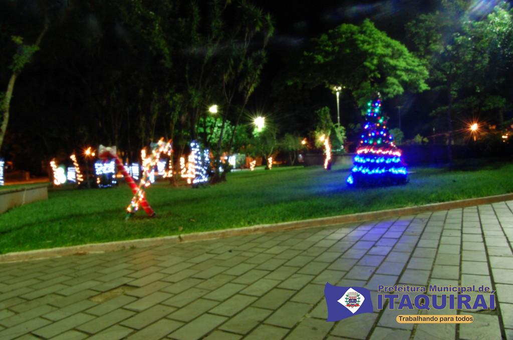 Prefeito Ricardo Fávaro inaugura hoje à noite a decoração de Natal da Praça Santos Tomazelli