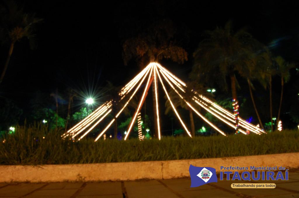 Prefeito Ricardo Fávaro inaugura hoje à noite a decoração de Natal da Praça Santos Tomazelli