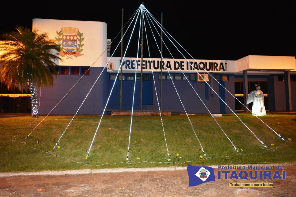 Luzes do Natal Sustentável são acesas na Praça do Paço Municipal e agrada visitantes