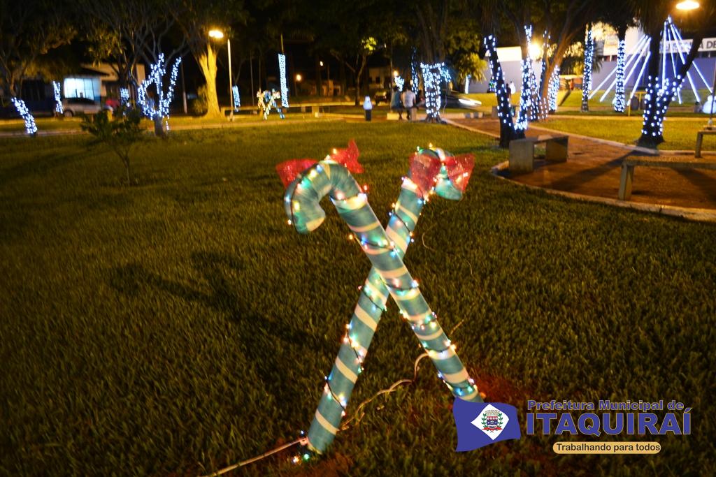 Luzes do Natal Sustentável são acesas na Praça do Paço Municipal e agrada visitantes