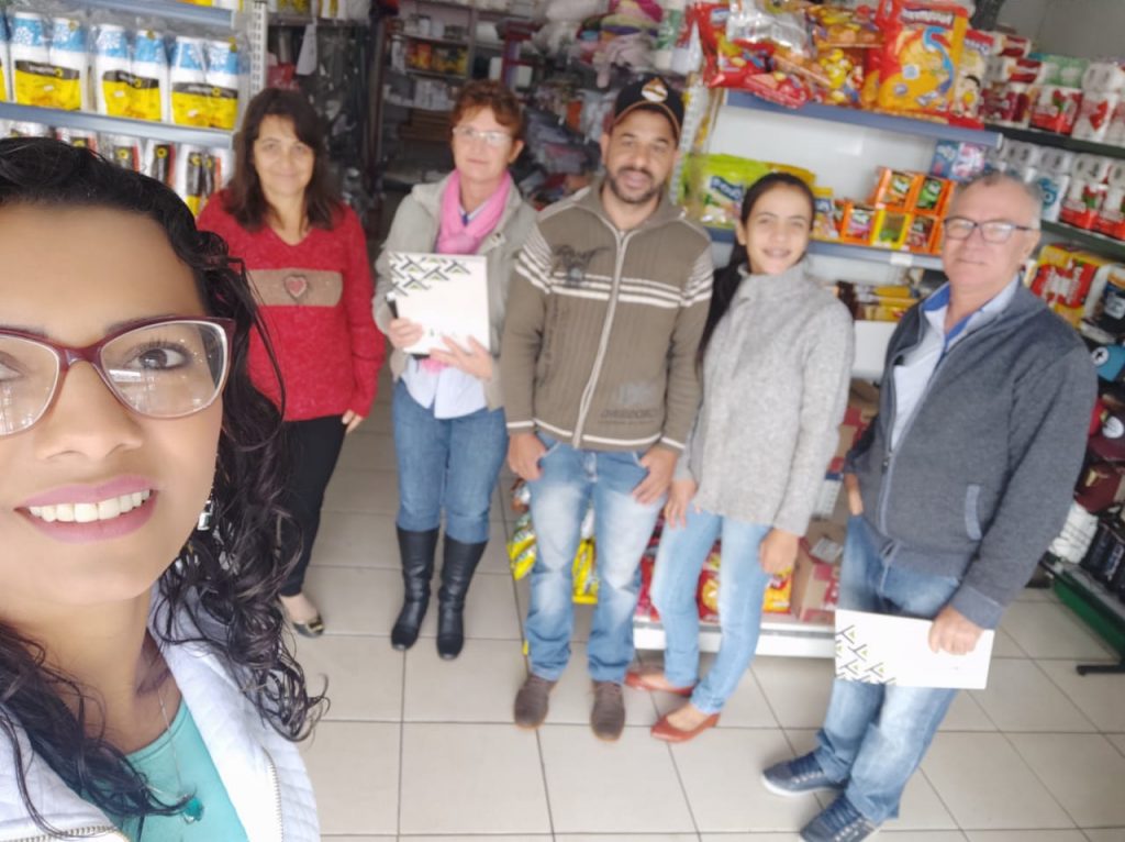 Comerciantes são informados sobre ações do Desenvolvimento Econômico de Itaquiraí