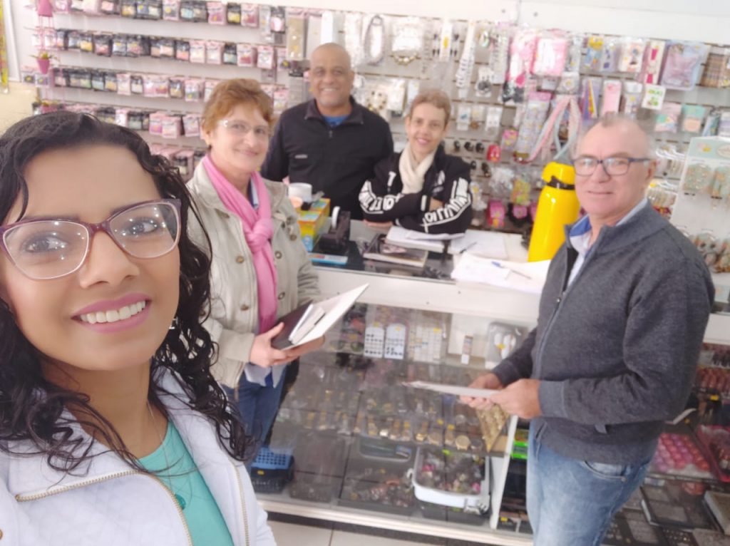 Comerciantes são informados sobre ações do Desenvolvimento Econômico de Itaquiraí