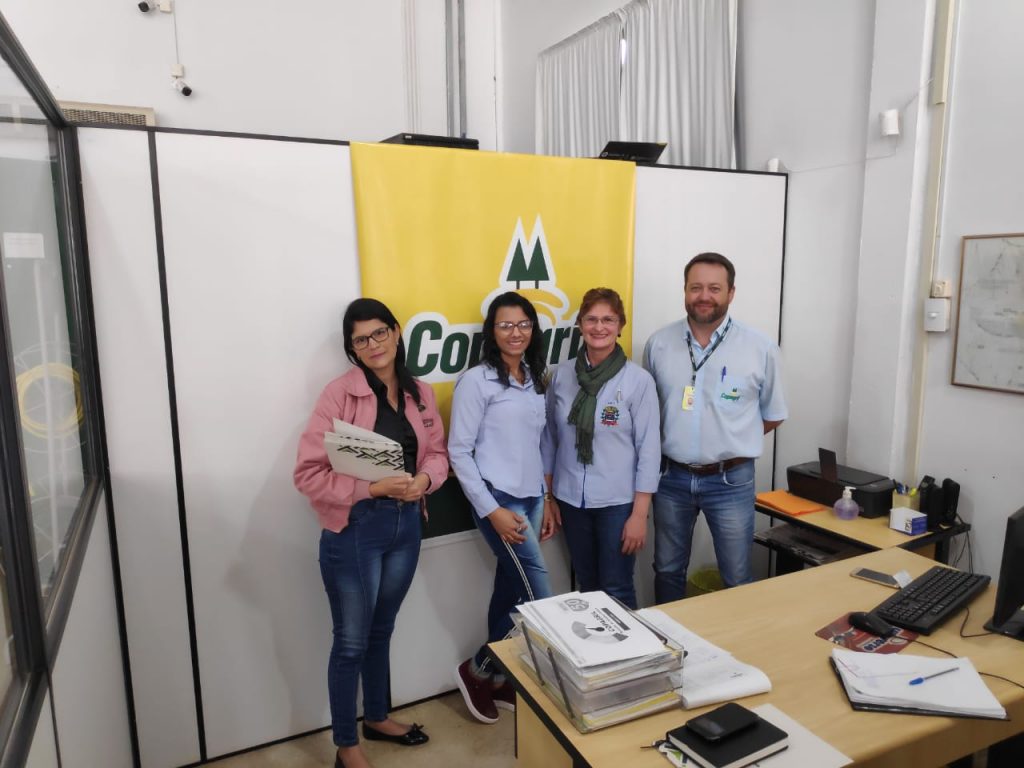 Comerciantes são informados sobre ações do Desenvolvimento Econômico de Itaquiraí