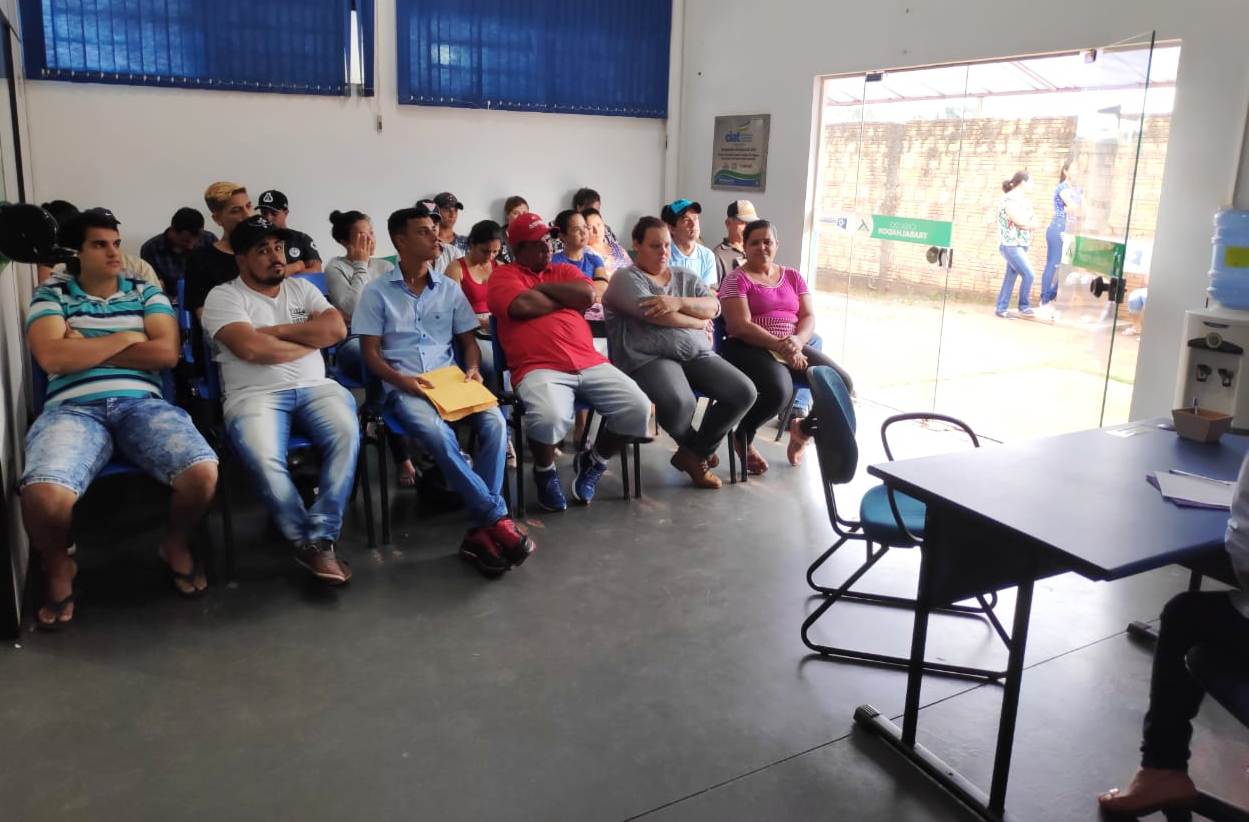 Casa do Trabalhador de Itaquiraí cadastra diversas pessoas para vagas de empregos