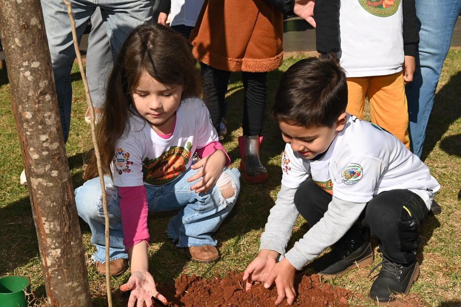 CEI Sítio do Pica-Pau Amarelo inaugura horta do projeto Sabores que Educam