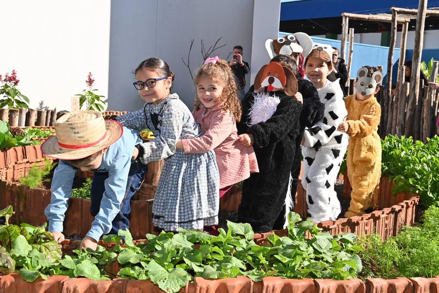 CEI Sítio do Pica-Pau Amarelo inaugura horta do projeto Sabores que Educam