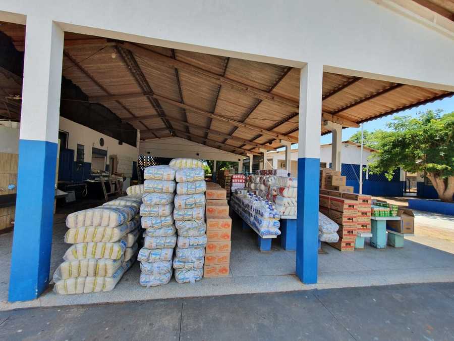 Secretaria de Educação de Itaquiraí entrega mais 600 cestas de alimentos