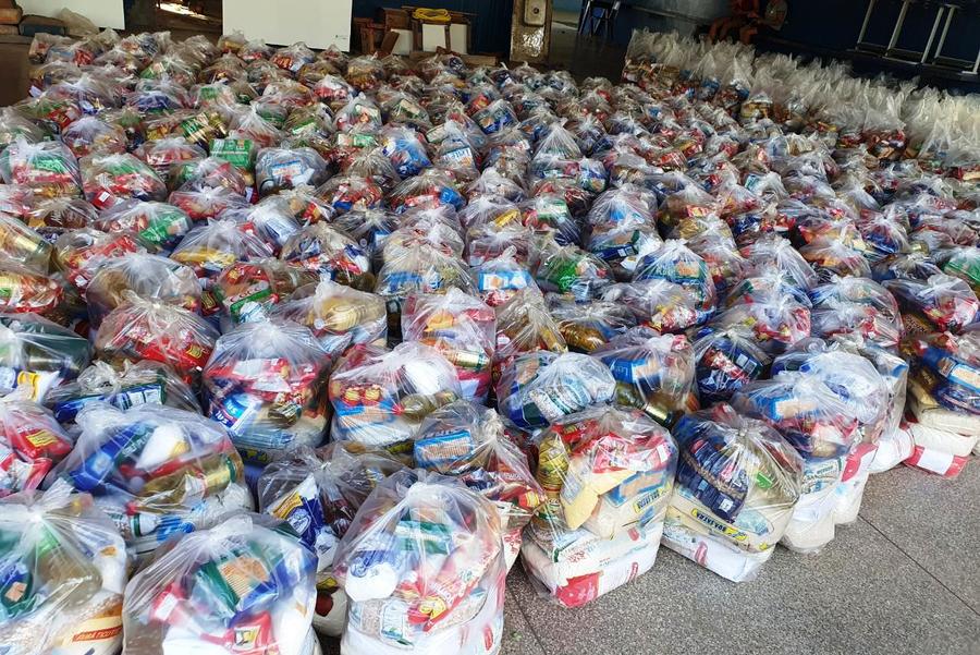 Secretaria de Educação de Itaquiraí entrega mais 600 cestas de alimentos