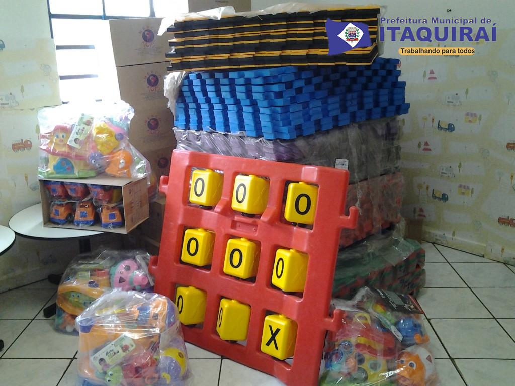 Creches recebem materiais pedagógicos e brinquedos