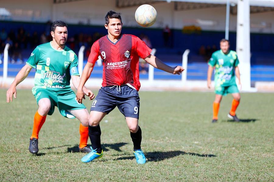 Final do Municipal de Futebol Suíço premia campeões nas categorias Aberto e Master