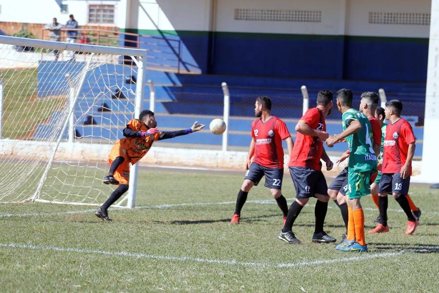Final do Municipal de Futebol Suíço premia campeões nas categorias Aberto e Master