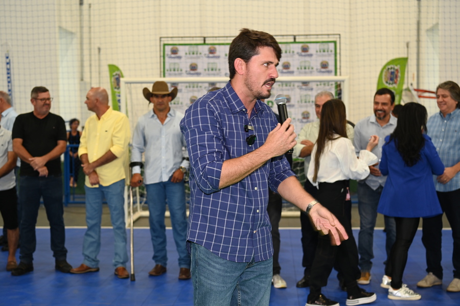 Prefeito Thalles Tomazelli e Governador Eduardo Riedel inauguram o primeiro Ginásio de Itaquiraí e assinam convênio para reforma da Praça Santos Tomazelli e implantação da rede de abastecimento de água no P.A Santa Rosa