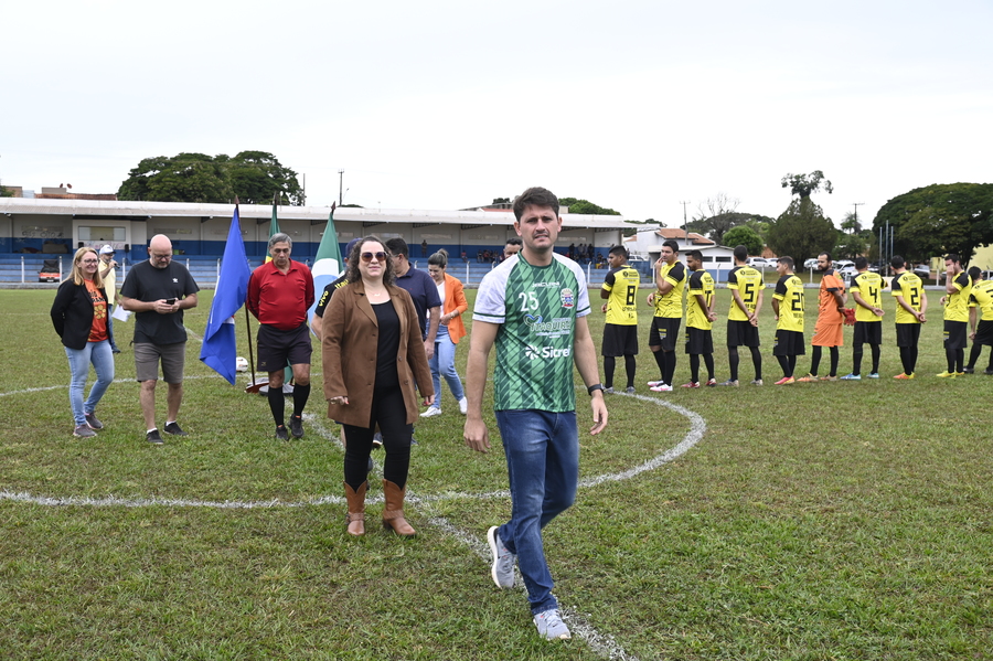 Prefeitura abriu no domingo o Campeonato Municipal de Futebol Suíço
