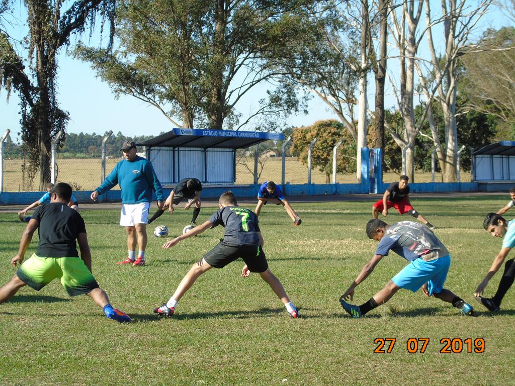 Seleção Itaquiraí de Futebol apresenta novo elenco em jogo-treino no Carminatão