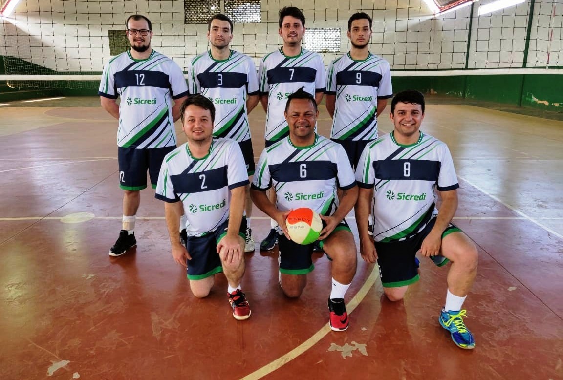 Itaquiraí conquista título de campeão do 3º Torneio de Voleibol da Amizade, em Batayporã