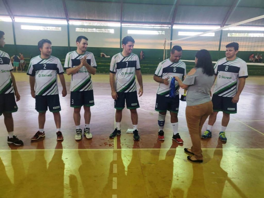 Itaquiraí conquista título de campeão do 3º Torneio de Voleibol da Amizade, em Batayporã
