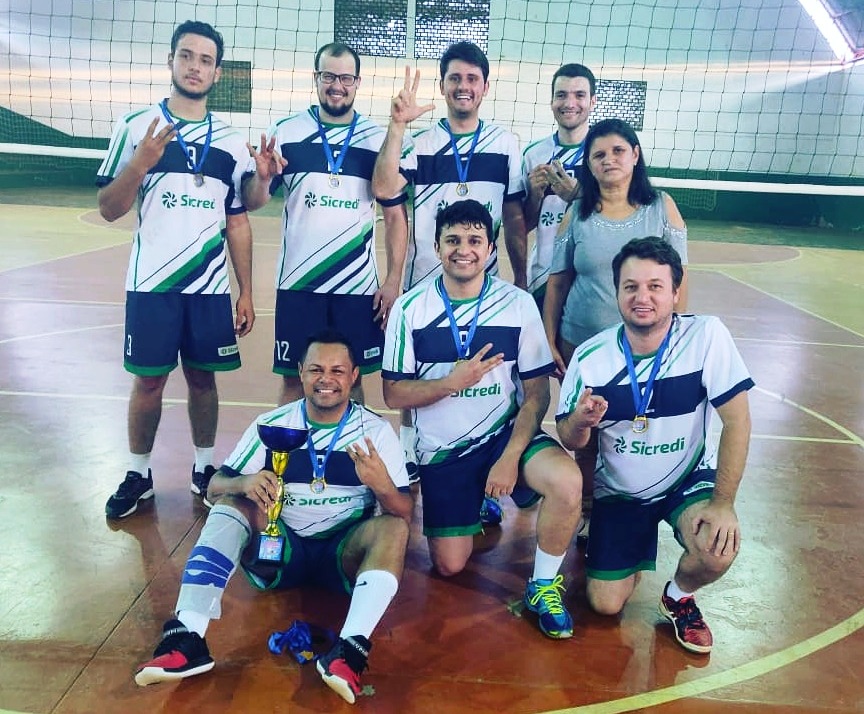Itaquiraí conquista título de campeão do 3º Torneio de Voleibol da Amizade, em Batayporã