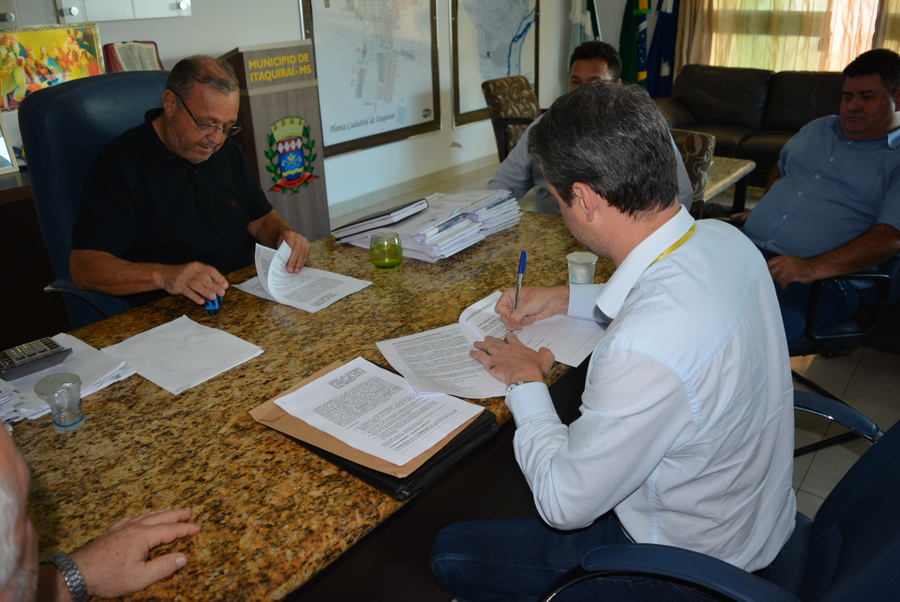 Prefeito Ricardo Fávaro assina contrato junto ao Banco do Brasil no valor aproximado de R$ 1,7 milhão