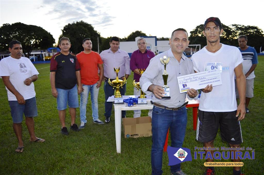 Tesoura vence prova de pedestrianismo disputada nas comemorações dos 37 anos de Itaquiraí