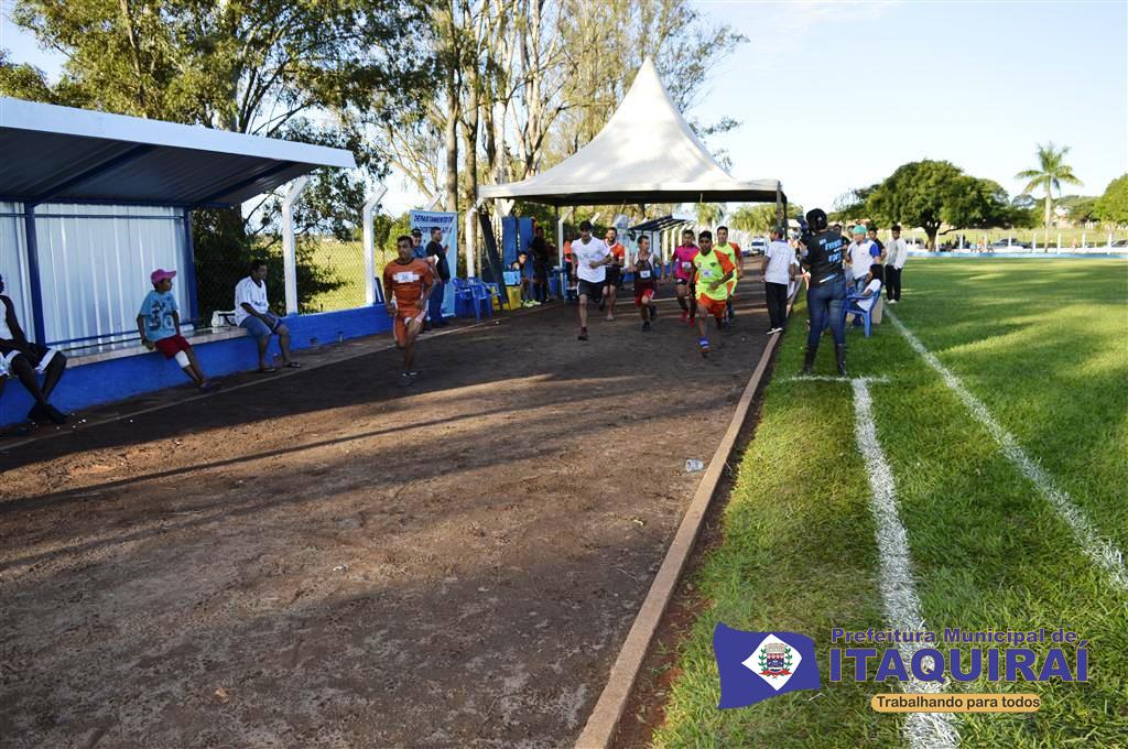 Tesoura vence prova de pedestrianismo disputada nas comemorações dos 37 anos de Itaquiraí