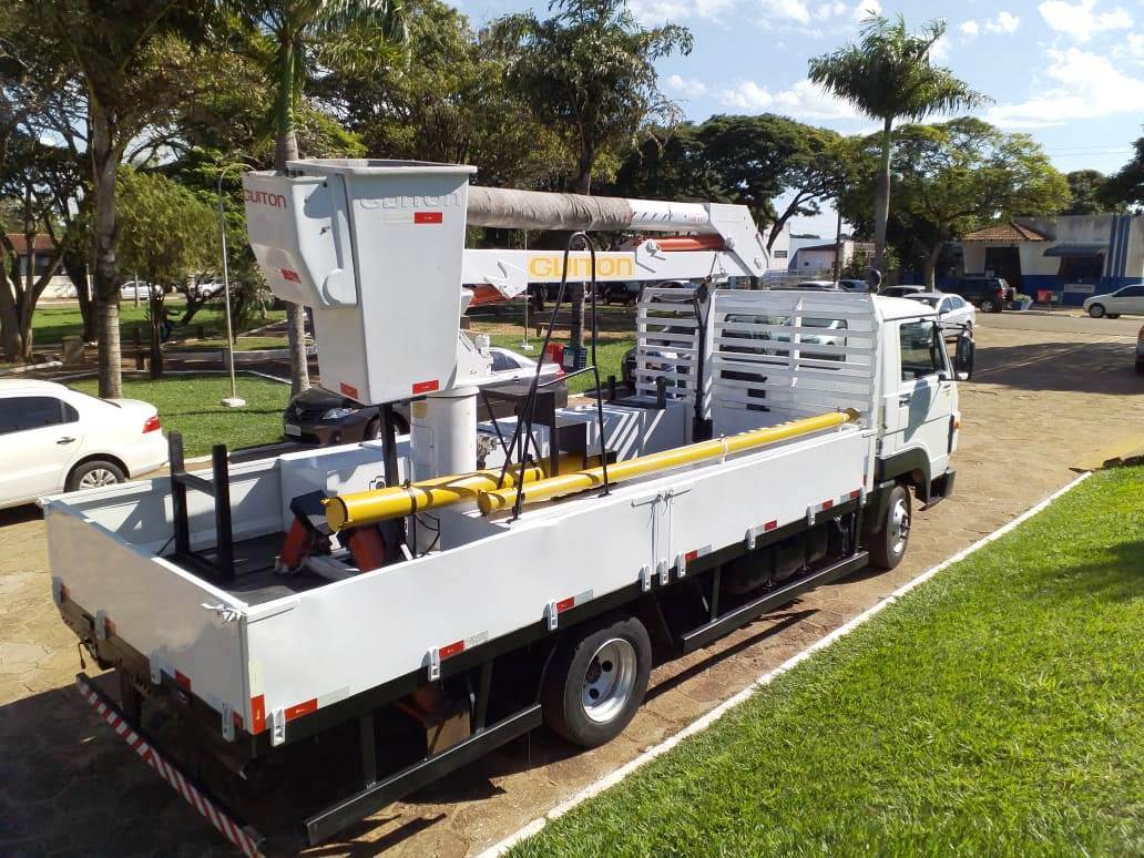 Com dinheiro da COSIP Governo de Itaquiraí compra caminhão para a manutenção da iluminação pública