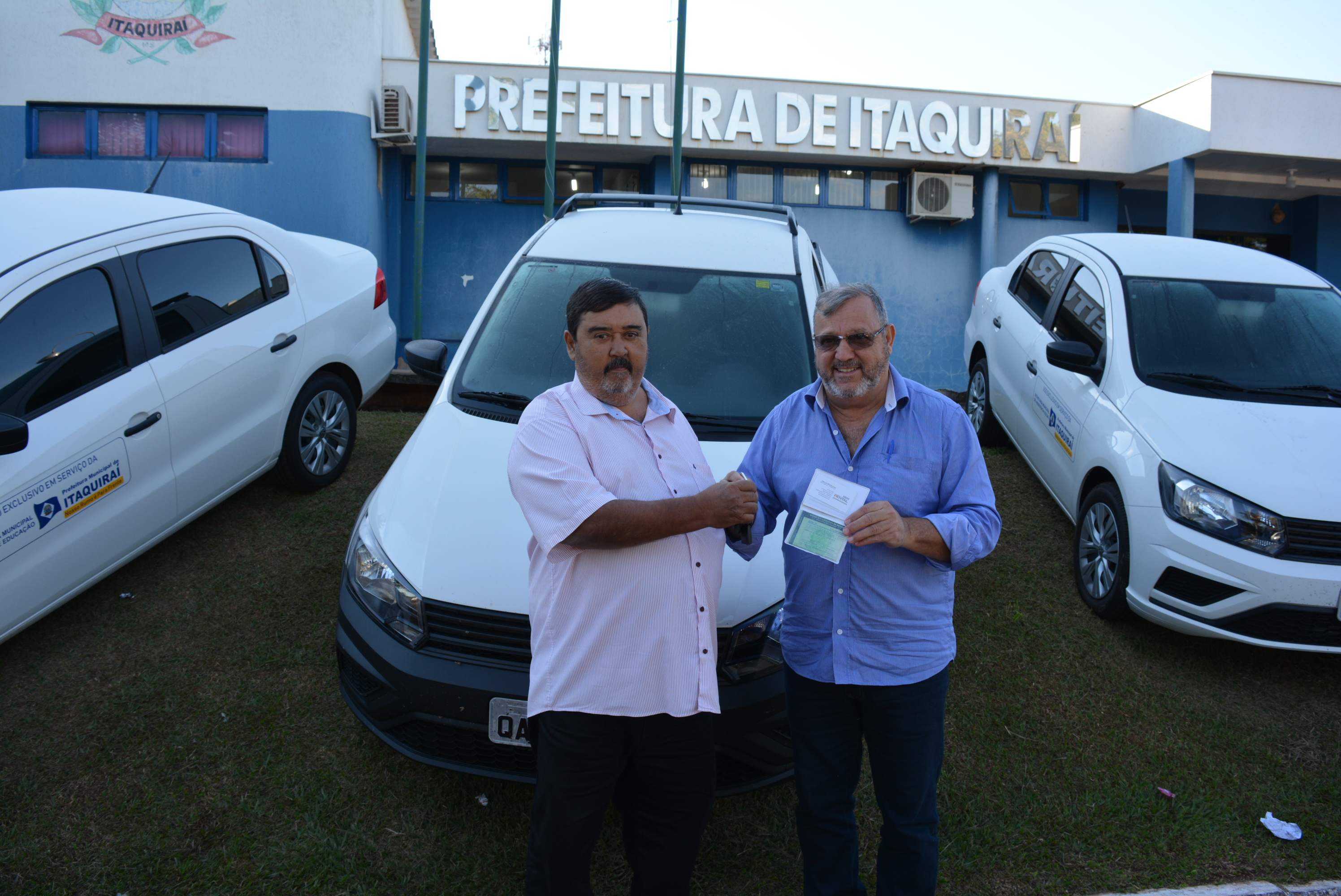 Ricardo entrega veículos para a Saúde, Obras, Educação, Assistência Social e Meio Ambiente